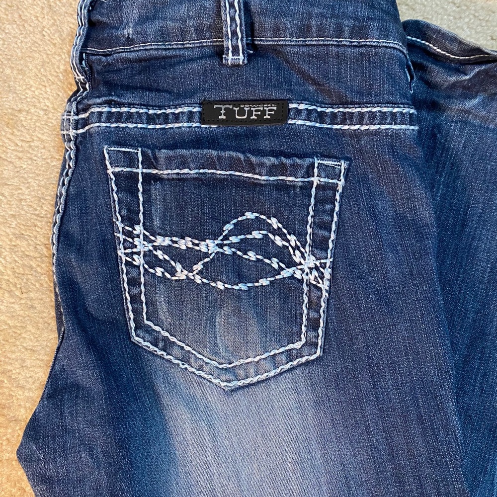Cowgirl Tuff Edgy Jean 30 but fit 2 sizes bigger